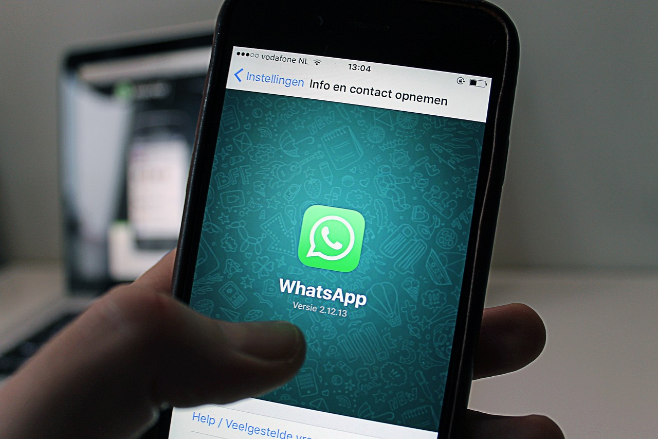 You are currently viewing Cara Pakai WhatsApp Business untuk Jualan: Panduan Lengkap UMKM