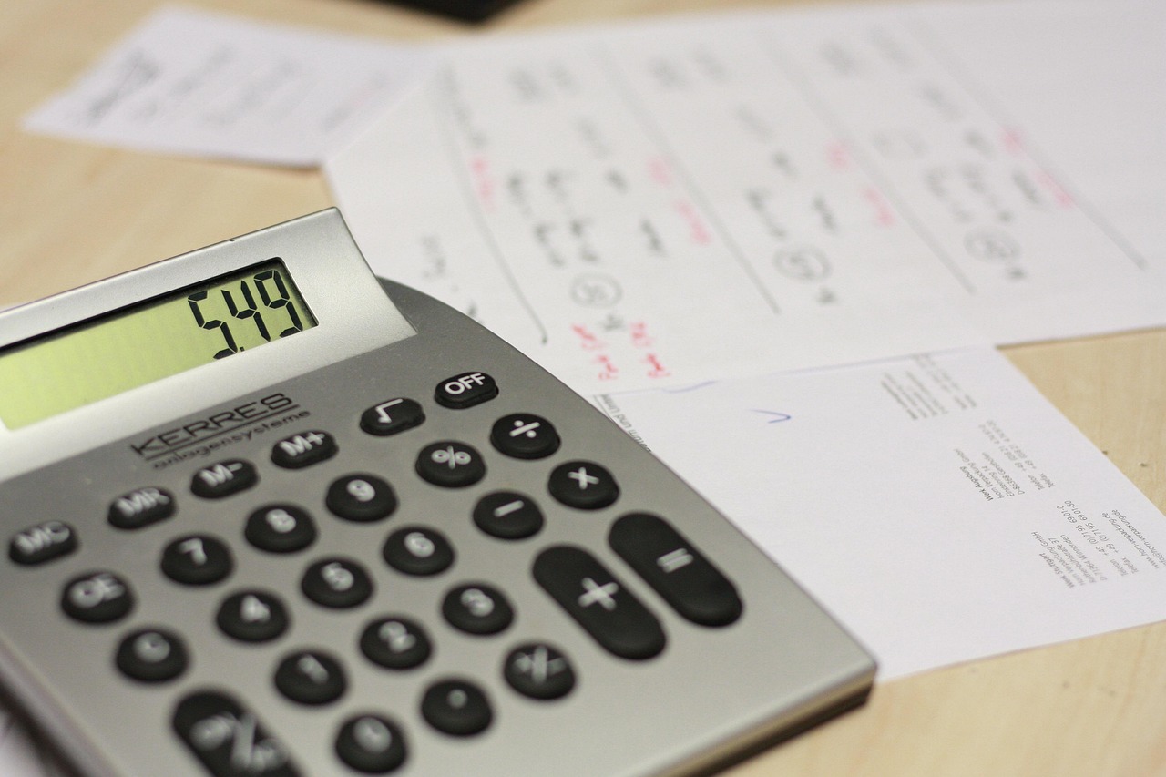 Read more about the article 6 Aplikasi Nota dan Invoice Gratis untuk UMKM dari HP (Plus Cara Pakainya)