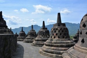 Read more about the article Menitipkan Produk ke Warung: Berapa Komisi Wajar dan Hitungan Untungnya untuk Modal Kecil